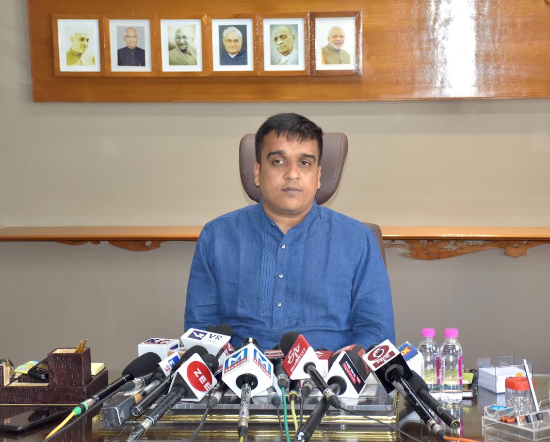 391.625 kg and 8986 liters of narcotics to be destroyed; MoS Harsh Sanghavi to be in Kutch