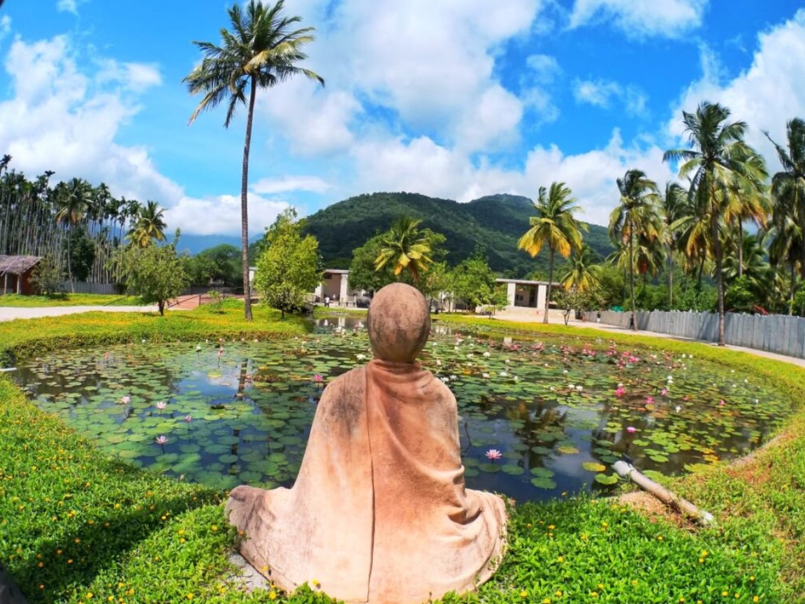 Inside Isha Yoga Center Coimbatore ; How’s Sadhguru Jaggi Vasudev Created Spiritual Hub